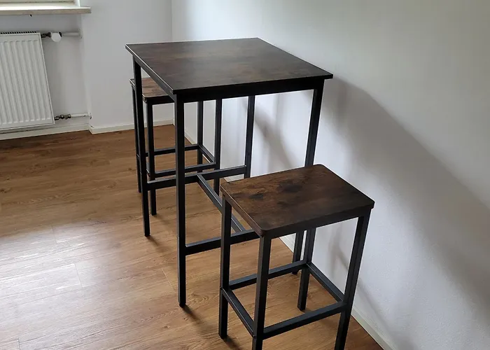 Schoene, Gemuetliche Moeblierte 2 Zi Wohnung In Rgb