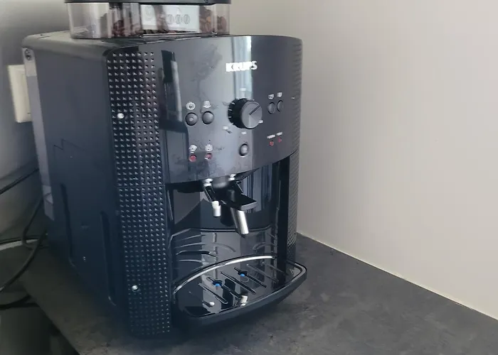 Schoene, Gemuetliche Moeblierte 2 Zi Wohnung In Rgb