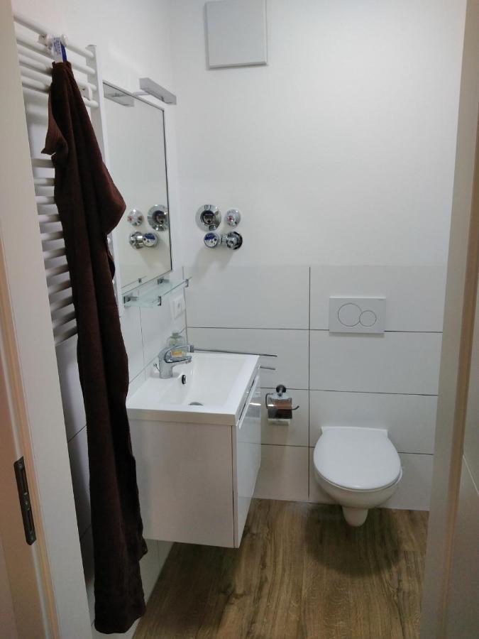 Schoene, Gemuetliche Moeblierte 2 Zi In Rgb Apartment