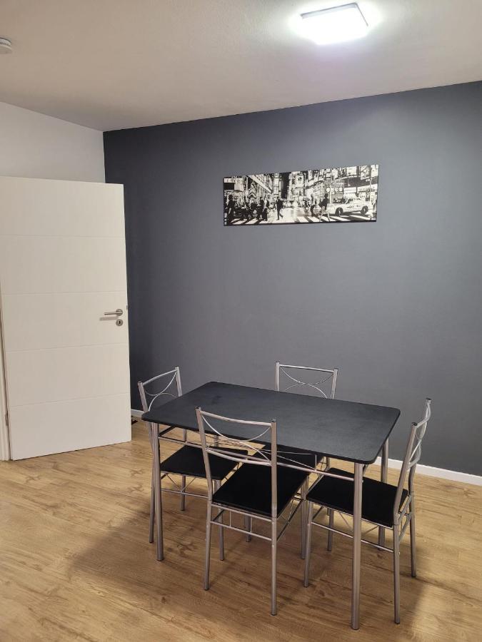 Schoene, Gemuetliche Moeblierte 2 Zi In Rgb Apartment *